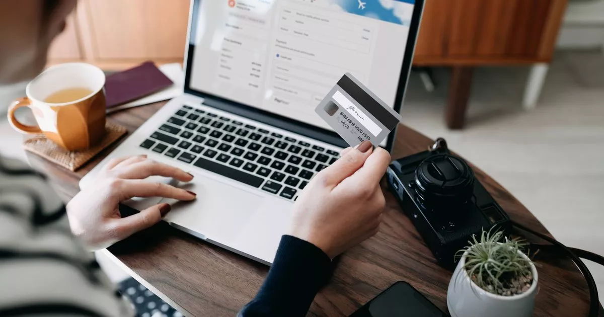 Travel Con that forces you to ‘Panic Buy’ and Spend more than you show on Holiday