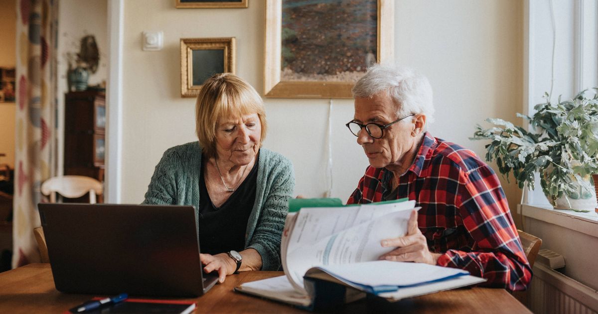DWP Paying £ 921 Into Pension Accounts This Friday – But they must have 2 Digit Code