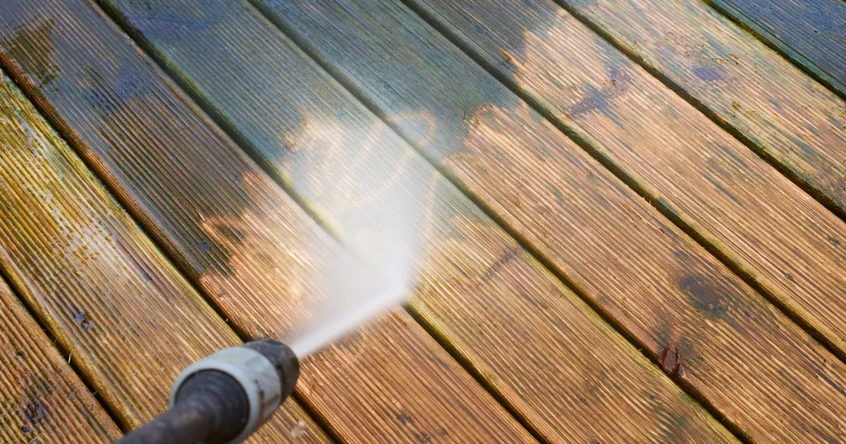 Woman Makes ‘Number One Mistake’ to Avoid Wen Painting Your Decking