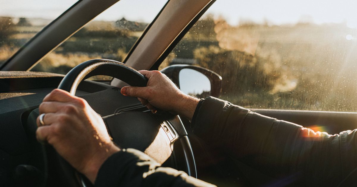 Drivers COULD BE HIT HIT WITH £ 100 FINE FOR BREAKING STRICT RULE ‘Eve briefly’
