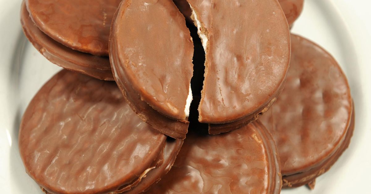 Wagon Wheel Chocolate Leaves Brits Baffled As Name Has Nothing to Do Shape