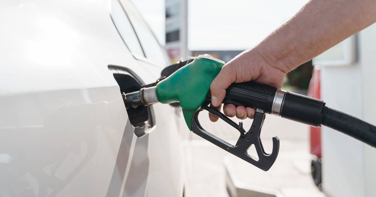 Mechanic Explains Why Using Premium Petrol is ‘Waste of Money’ for Most Drivers