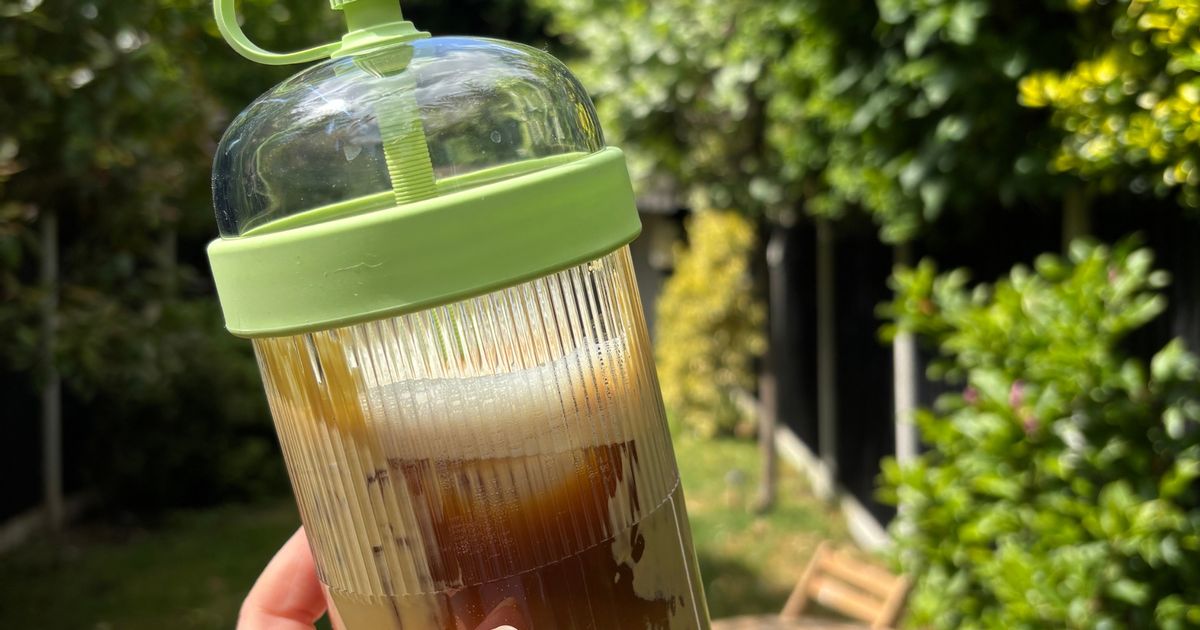 How to make an iced Pistachio Latte like Starbucks’ at home for under £ 1