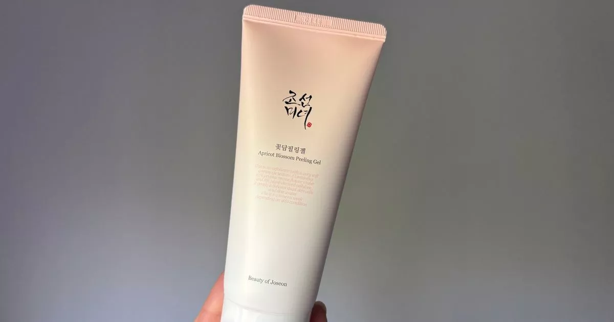 Beauty of Joseon Apricot Blossom Peeling Gel Review: ‘This £ 11 Smoothing Korean Peel is the Only One DOESN’T Irritate My Sensitive Skin’