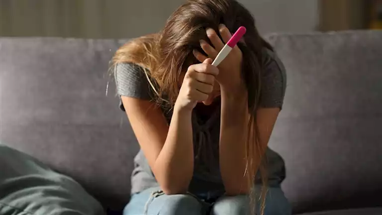 دراسة تكشف تأثير الحمل غير المتوقع على صحة الأمم