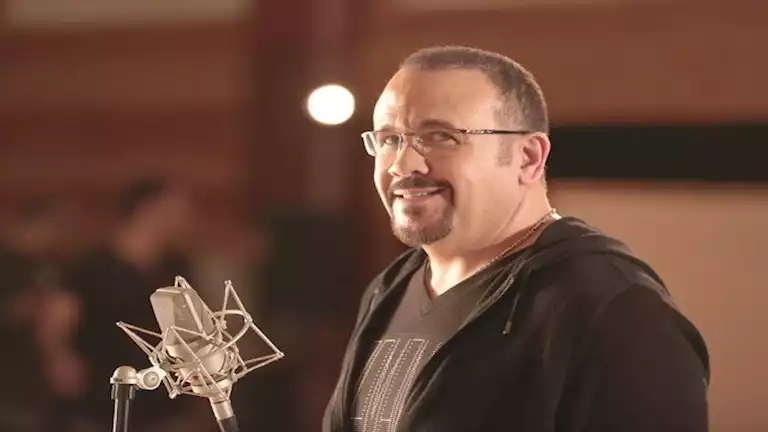 هشام عباس نجم حفل ثاني أيام عيد الأحى على مسرح البالون