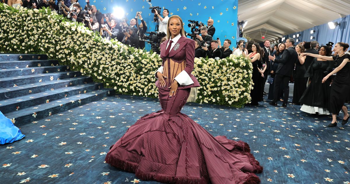Savannah James Hits Met Gala Red Carpet: Where Is Lebron?