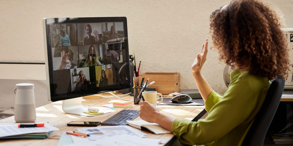 Etiquette Experts Weigh in on he uses in meetings