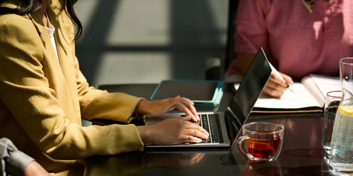 The Pros and the Cons of Working in An All-Female Environment
