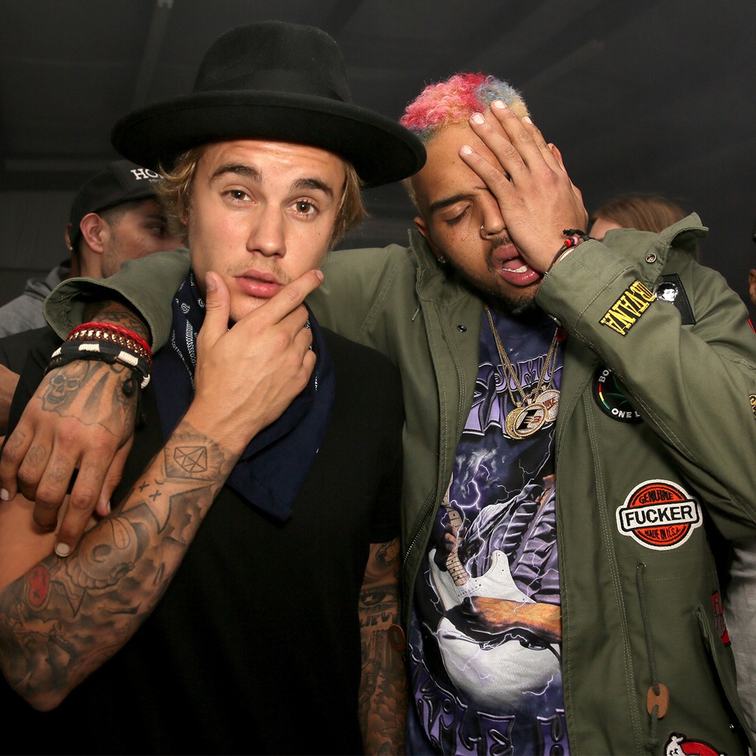 Justin Bieber Supports chris brown after lodon arrost