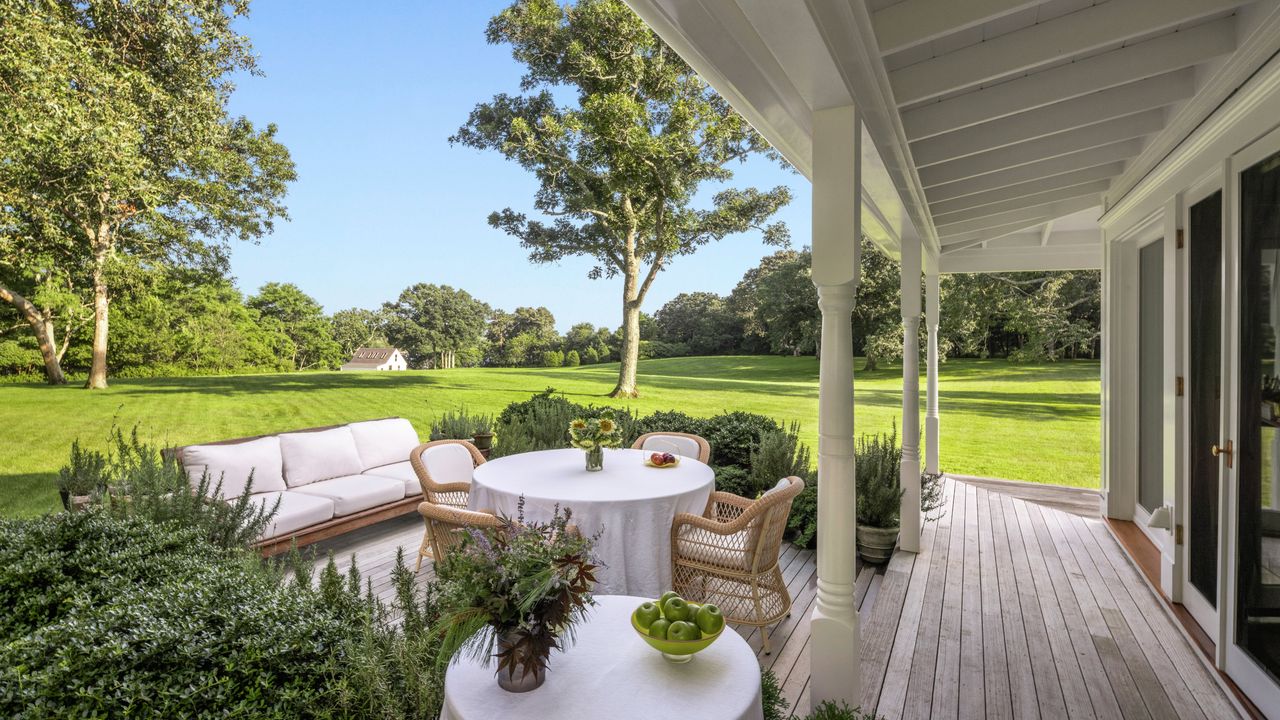Barack Obama’s Form Martha’s Vineyard Retreat Lists for $ 39 Million