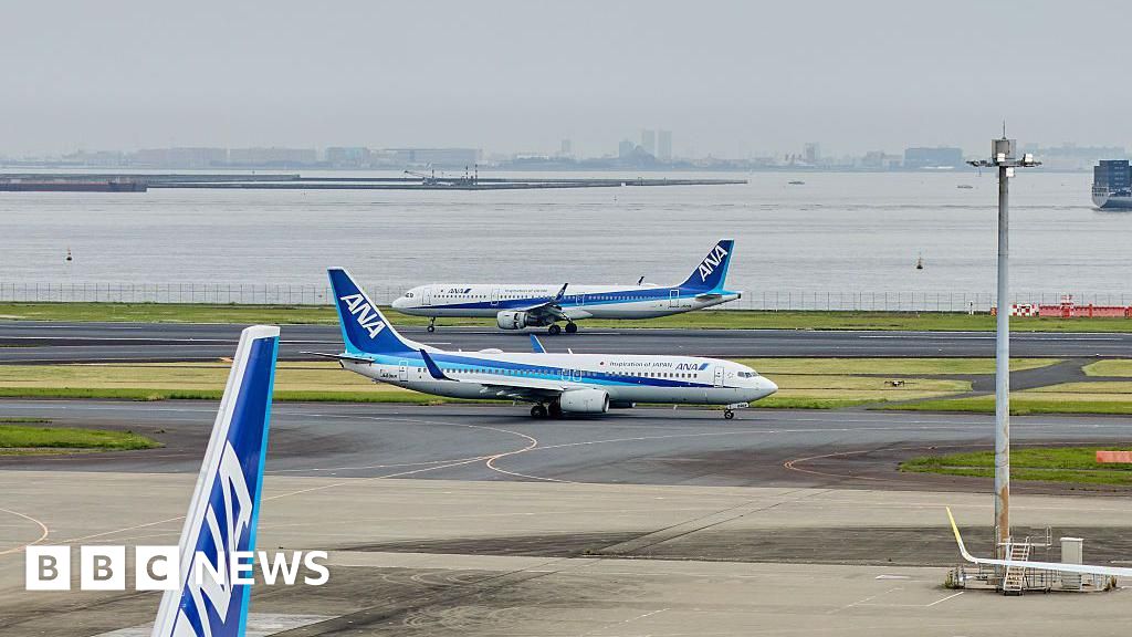 Japan Flight Diversed to Seattle AFTER MAN TRIED OPENING DOOR MID-AIR