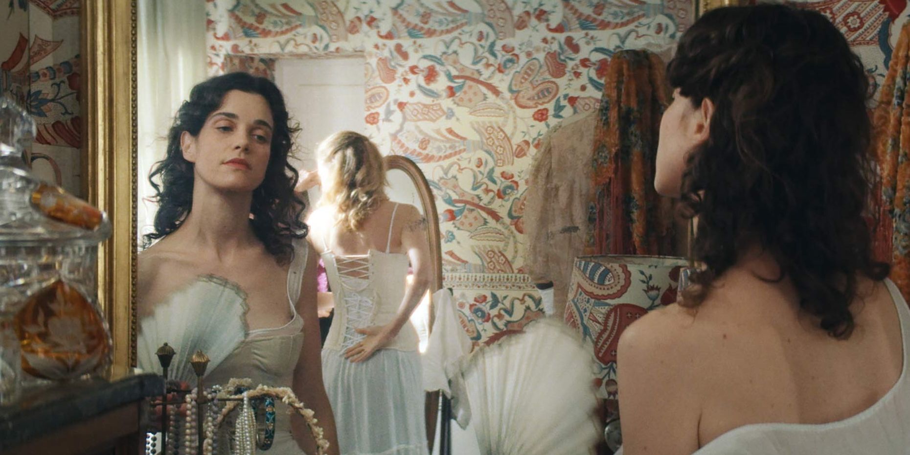 A WARMHEARTED ROM-COM THAT ISN’t Overwhelming in Its Praise for Jane Austen But You Feel It Nonethless