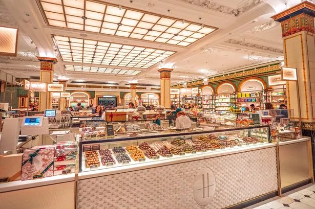 A Harrods Shopper Has GIVE HIS VERDICT AFTER SPLASHING OUT £ 160 ON A PIECE OF FRUIT (SOCK)