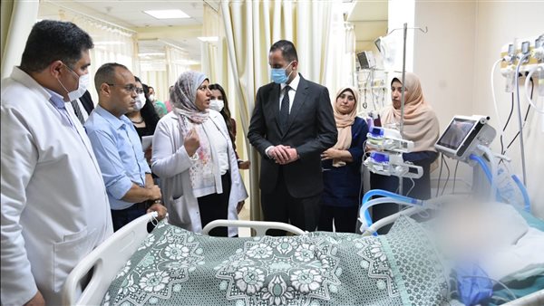 نائب وزير الصحة يتفقد الحالة الصحية لمصابي حادث الدائري الإقليمي بالمنوفية بمستشفى الباجور