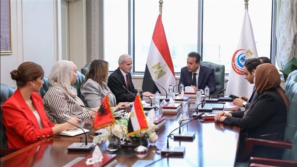 لتعزيز التعاون الصحي.