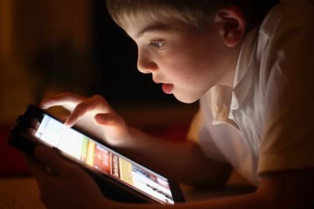 Brights Screens Can Disruption Your Kid's Sleep