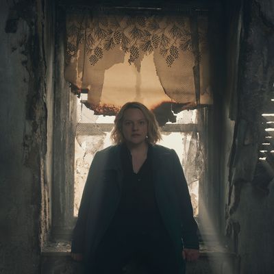 ELISABETH MOSS
