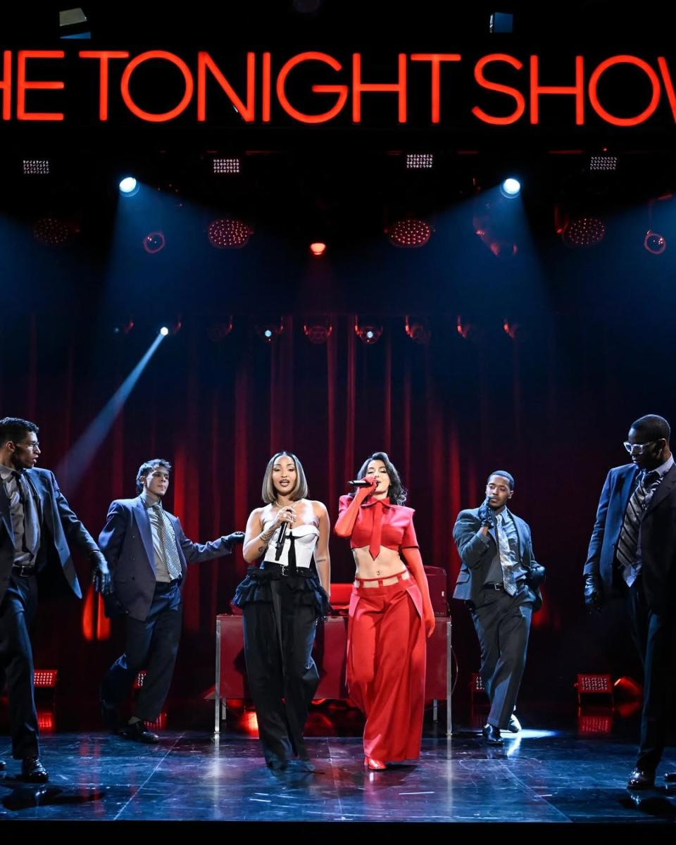 نورا فتحي Nora Fatehi - جيمي فالون Jimmy Fallon - The Tonight Show - شينسيا Shenseea - What Do I Know Just a Girl - 5 Junction Records - Warner Records - اغاني بوب جديدة - عرض المزيد - بوليوود