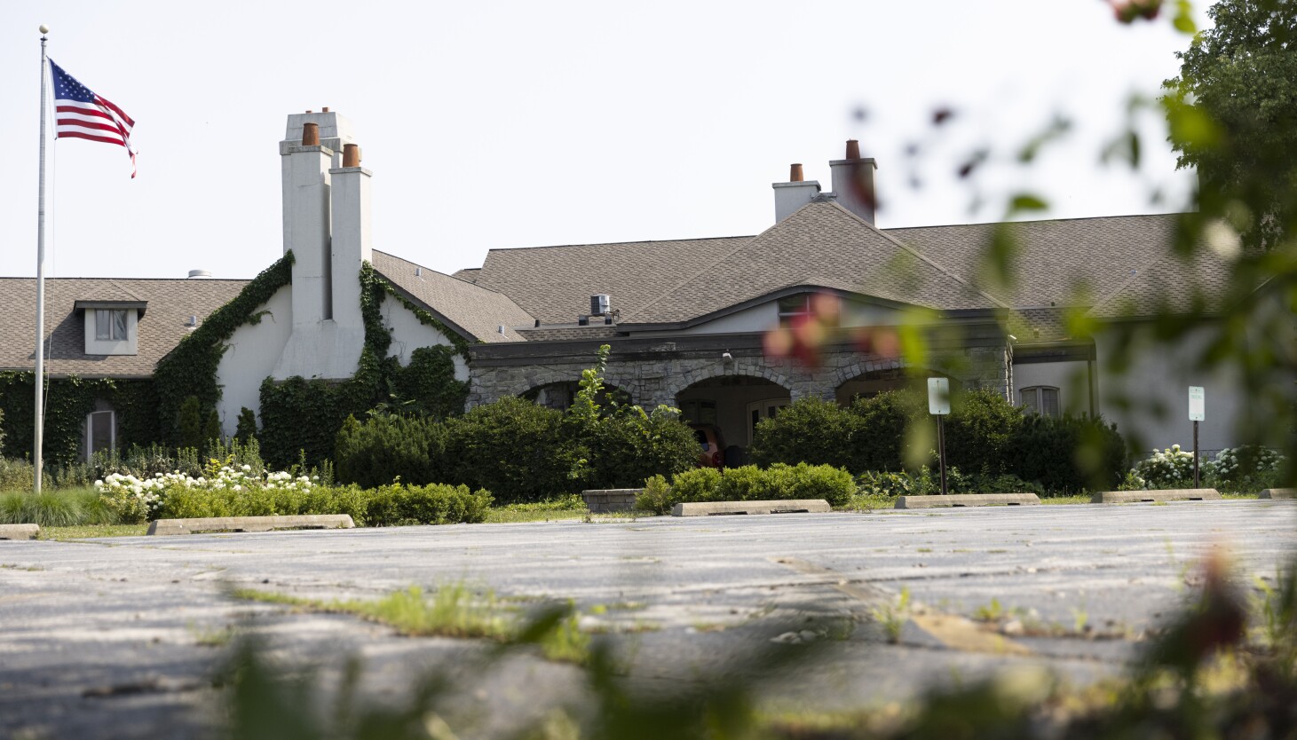 Developer takes a new stroke at Calumet Country Club development, saying golf is finished there